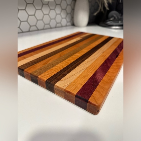 NEW Handmade wood cutting board - Picture 3 of 5